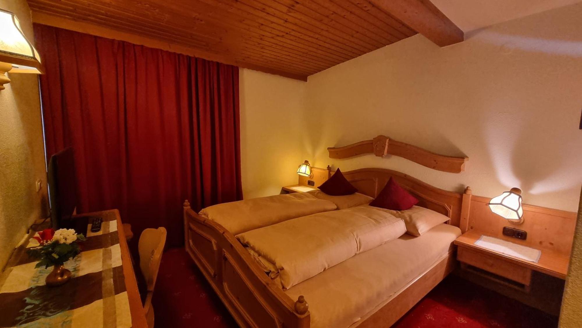 Hotel Garni Friedheim Sankt Anton am Arlberg Oda fotoğraf